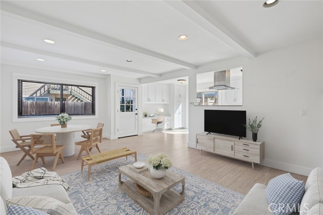 Detail Gallery Image 18 of 41 For 2048 Garden Ln, Costa Mesa,  CA 92627 - – Beds | – Baths