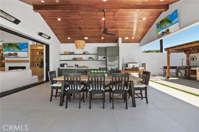 11444 Harrisburg Road, Rossmoor CA: https://media.crmls.org/medias/d6e10cfe-4966-4eaf-9711-1c1263e474fb.jpg