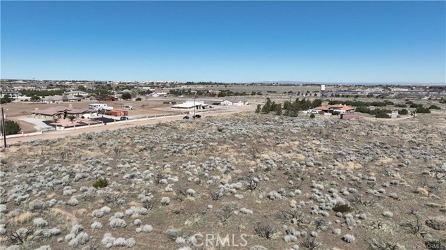 44 Christina Road, Hesperia CA: https://media.crmls.org/medias/d6e11187-51c3-45b7-b693-46ff374db3d5.jpg