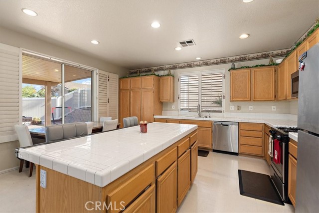 Detail Gallery Image 13 of 41 For 3527 Galatea Way, Corona,  CA 92882 - 4 Beds | 3 Baths