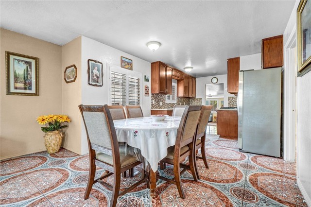 Detail Gallery Image 6 of 30 For 2300 Gale Ave, Long Beach,  CA 90810 - 3 Beds | 1 Baths