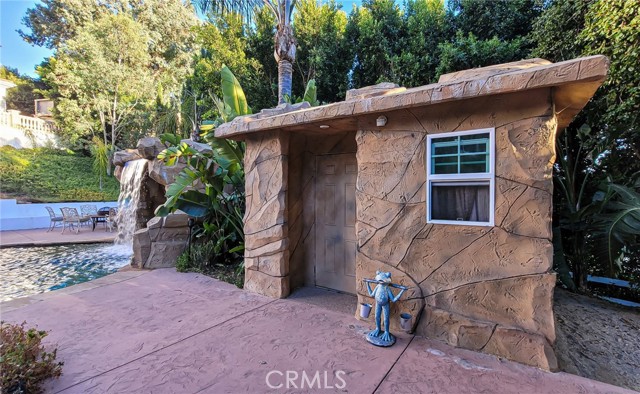 33 Sage Lane, Bell Canyon CA: https://media.crmls.org/medias/d6e192e2-bdd7-49df-8690-27d4fd982f9a.jpg
