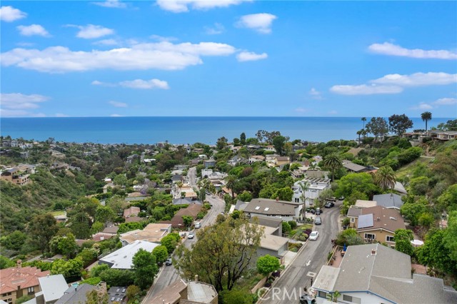 1385 Terrace Way, Laguna Beach CA: https://media.crmls.org/medias/d6e2a2d5-7975-4f65-879b-6dcbd1fa3001.jpg