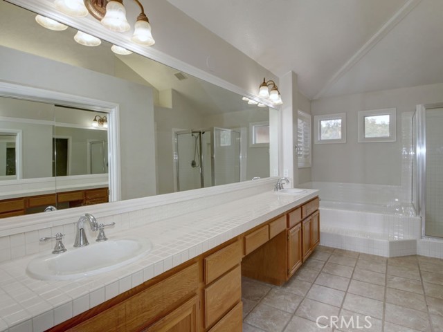 Detail Gallery Image 12 of 16 For 10655 Bruns Dr, Tustin,  CA 92782 - 3 Beds | 2/1 Baths