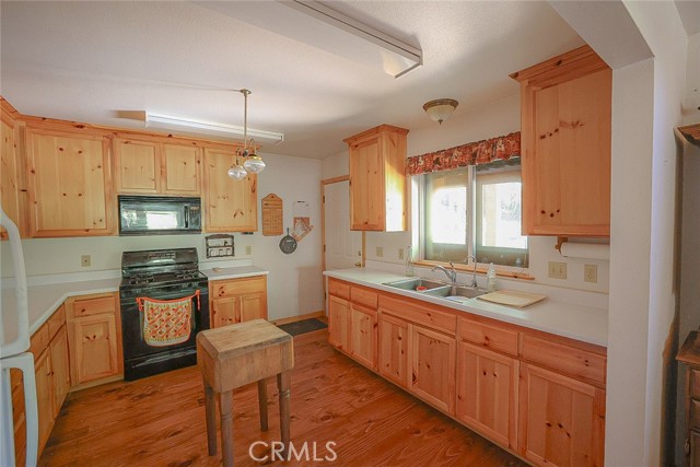 67922 Beasore Road, Bass Lake CA: https://media.crmls.org/medias/d6e4dbbd-5d98-4a7d-b730-1a02d7c23f2e.jpg