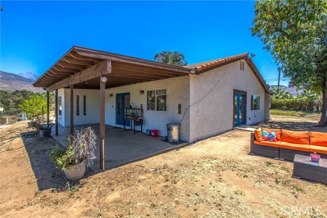 32272 Florida Avenue, Mentone CA: https://media.crmls.org/medias/d6e56008-b34d-43ec-ae5e-11175081fc86.jpg