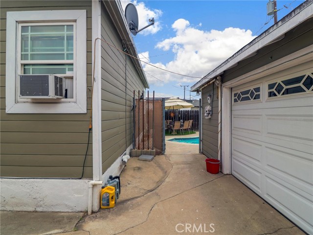2642 E Washington Street, Carson CA: https://media.crmls.org/medias/d6e56da5-c9dc-492b-a426-6552e0211e8f.jpg