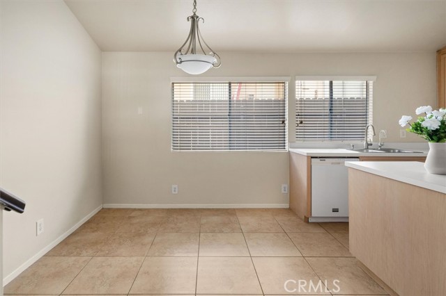 Detail Gallery Image 16 of 34 For 5461 Newcastle Ave #8,  Encino,  CA 91316 - 2 Beds | 2/1 Baths