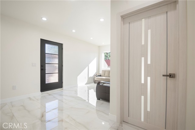 Detail Gallery Image 3 of 10 For 20473 Shamrock Pl, Chatsworth,  CA 91311 - 1 Beds | 1 Baths