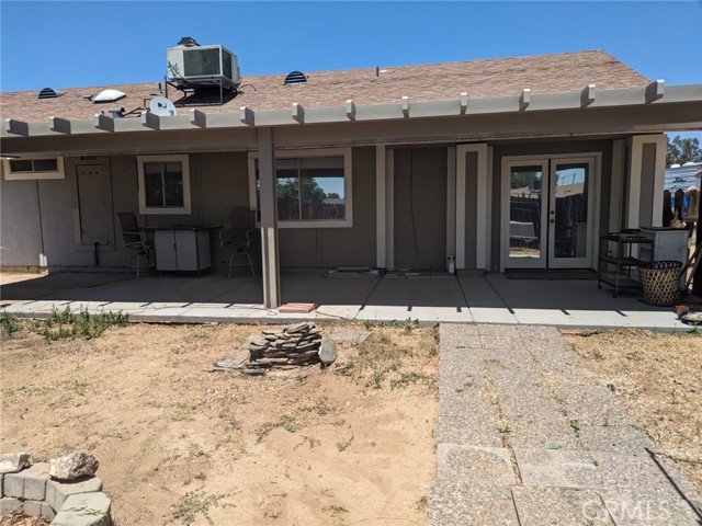 21325 Tono Road, Apple Valley CA: https://media.crmls.org/medias/d6e6c9e4-5861-45cd-a35c-a218eda0861c.jpg