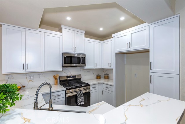 1010 S Gibraltar Avenue, Anaheim CA: https://media.crmls.org/medias/d6e6d1ef-ff64-45b2-b7c7-23e93d94031e.jpg