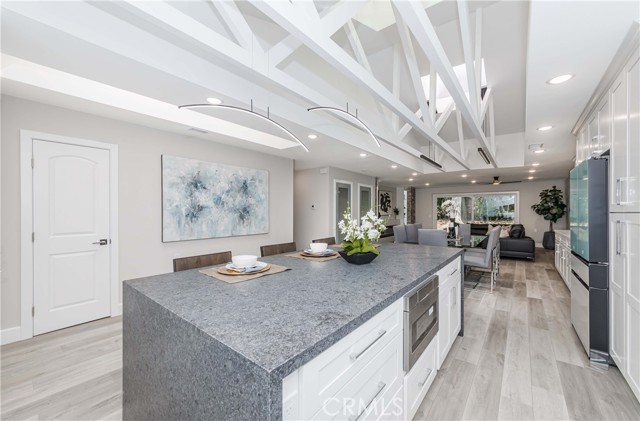 Detail Gallery Image 9 of 39 For 5538 via La Mesa #B,  Laguna Woods,  CA 92637 - 3 Beds | 2 Baths