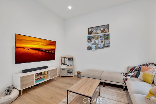 Detail Gallery Image 8 of 26 For 2446 E Encanto Paseo, Ontario,  CA 91762 - 2 Beds | 2/1 Baths