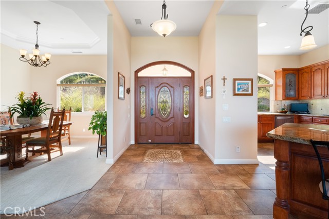 255 Puerta De Lomas, Fallbrook CA: https://media.crmls.org/medias/d6e9770d-c7d8-4cae-911a-59d08460eb45.jpg