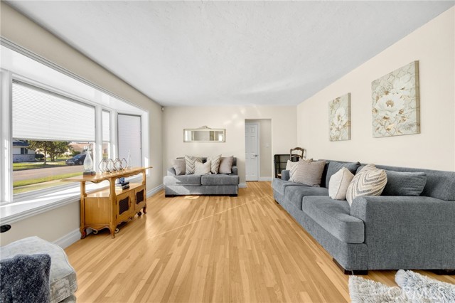 Detail Gallery Image 4 of 40 For 618 S Lee, Fullerton,  CA 92833 - 3 Beds | 2 Baths