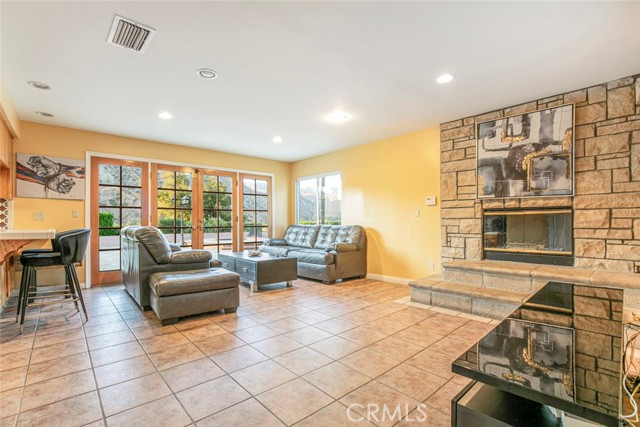 11417 Mount Gleason Avenue, Tujunga CA: https://media.crmls.org/medias/d6ea7913-15af-45f2-a2c2-e5e728d5a39b.jpg