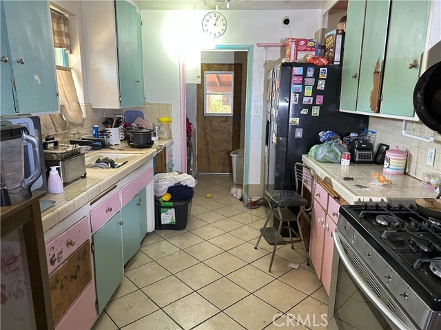 401 S Cherrywood Street, West Covina CA: https://media.crmls.org/medias/d6eaeee3-668b-4973-aa0c-320355a32114.jpg