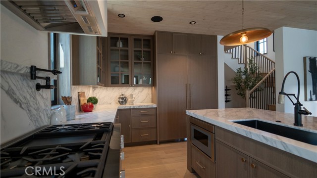 Detail Gallery Image 8 of 24 For 519 Narcissus Ave, Corona Del Mar,  CA 92625 - 3 Beds | 3 Baths