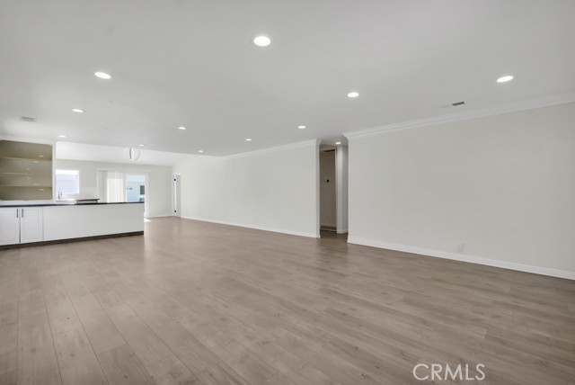 5434 Sylvia Avenue, Tarzana CA: https://media.crmls.org/medias/d6eb5f70-c987-4fbf-bfe7-53fb2f197af4.jpg