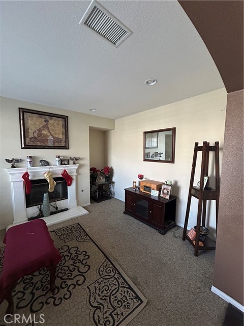 Detail Gallery Image 3 of 42 For 2619 W Summerset Dr, Rialto,  CA 92377 - 5 Beds | 4/1 Baths