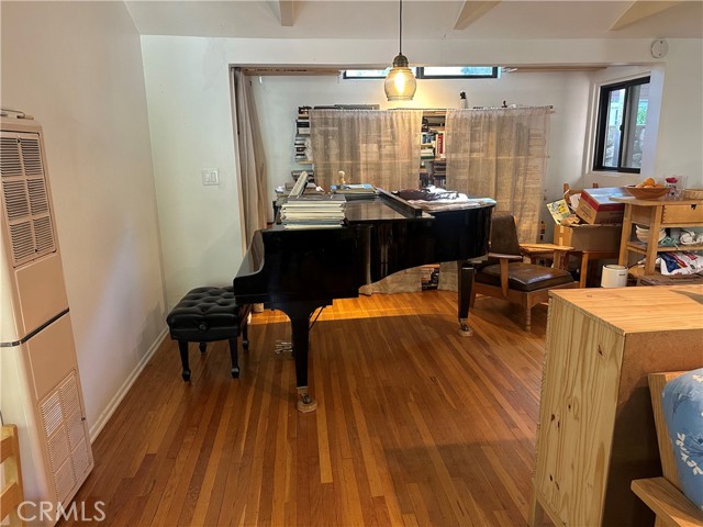 30 Bear Drive, Mt Baldy CA: https://media.crmls.org/medias/d6ebd700-9b0c-433a-96de-6fa51e8b5d17.jpg