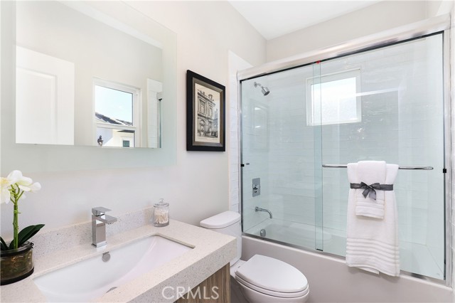15 Turnberry Lane, Phillips Ranch CA: https://media.crmls.org/medias/d6ec3753-9f03-42e6-b481-7703907f9449.jpg