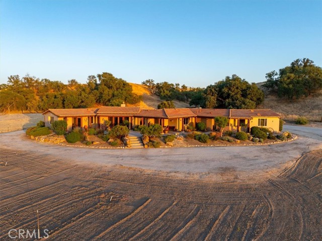5085 Martingale Circle, San Miguel CA: https://media.crmls.org/medias/d6ed1765-fd59-4cf9-9e8f-4488f182ebeb.jpg