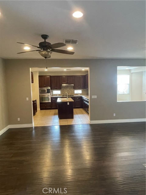 5307 Rose Arbor Lane, Bakersfield CA: https://media.crmls.org/medias/d6ede622-55d9-45e2-8035-1e325f82211f.jpg
