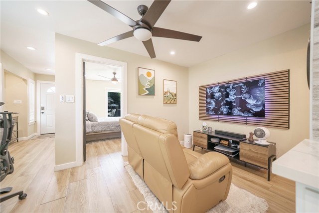 8217 Towne Avenue, Los Angeles CA: https://media.crmls.org/medias/d6ee28cc-9467-45ee-a662-8fa4863c35fc.jpg