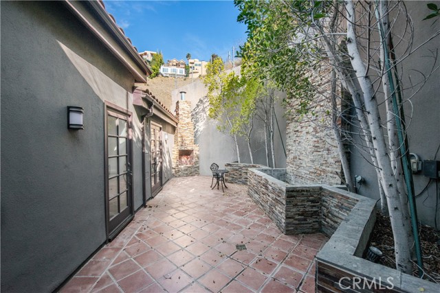 Detail Gallery Image 23 of 29 For 8655 Hillside Ave, Los Angeles,  CA 90069 - 4 Beds | 4 Baths