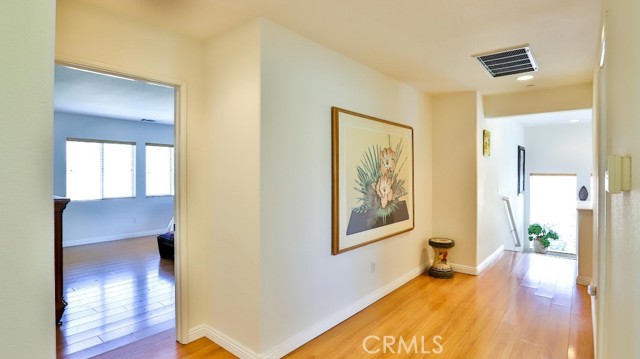 Detail Gallery Image 32 of 57 For 21817 Charlotte Ct, Canoga Park,  CA 91304 - 5 Beds | 2/1 Baths