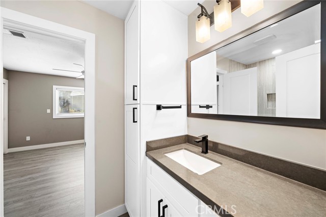 Detail Gallery Image 12 of 43 For 22400 Canyon Club, Canyon Lake,  CA 92587 - 3 Beds | 2 Baths