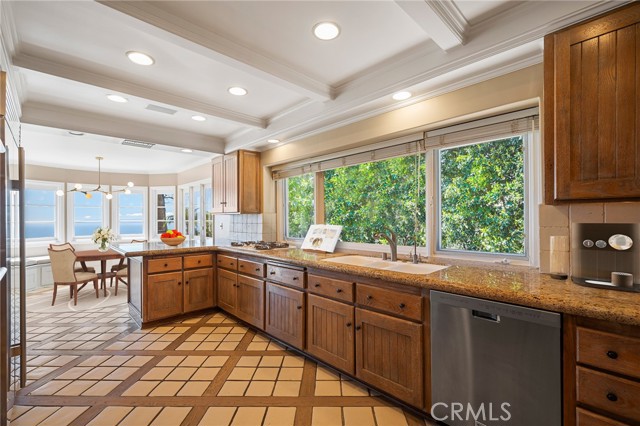 Detail Gallery Image 10 of 62 For 34 San Clemente Dr, Rancho Palos Verdes,  CA 90275 - 4 Beds | 4 Baths