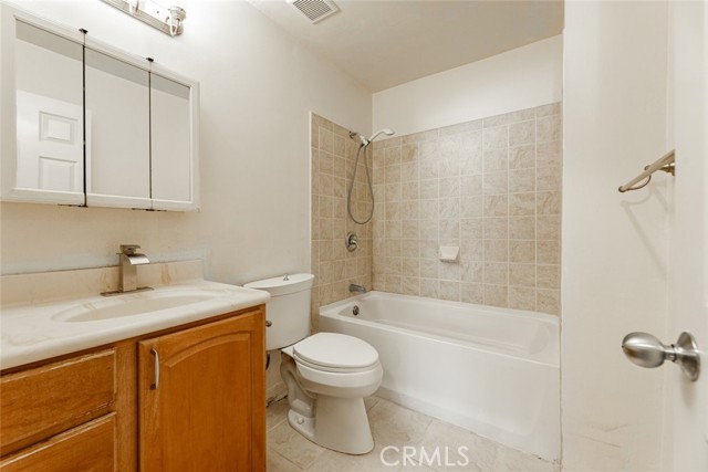 Detail Gallery Image 19 of 23 For 1015 E Spazier Ave #105,  Burbank,  CA 91502 - 2 Beds | 2 Baths