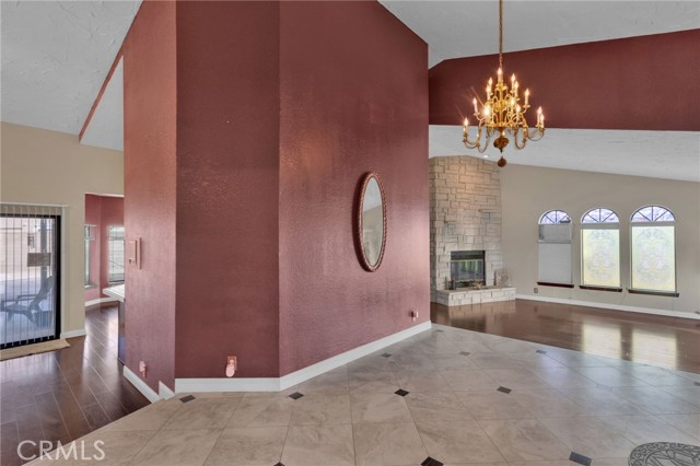 Detail Gallery Image 15 of 65 For 13889 Olathe Rd, Apple Valley,  CA 92307 - 5 Beds | 2/1 Baths