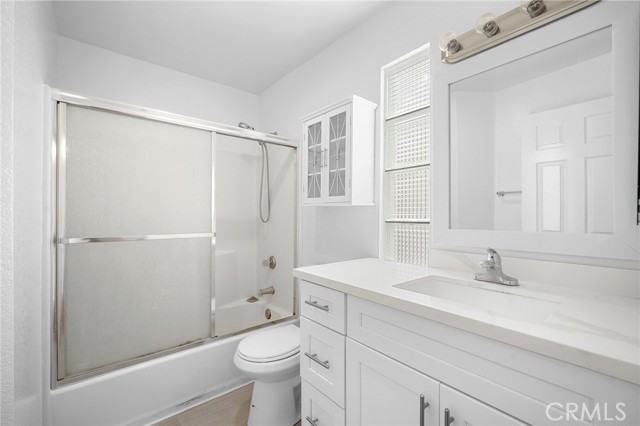 3105 Montrose Avenue # 10, La Crescenta, California 91214, 2 Bedrooms Bedrooms, ,2 BathroomsBathrooms,Residential Lease,For Rent,3105 Montrose Avenue # 10,CRGD25158692