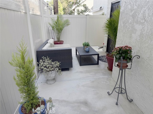 Detail Gallery Image 20 of 57 For 111 Geneva Walk, Long Beach,  CA 90803 - 4 Beds | 3 Baths