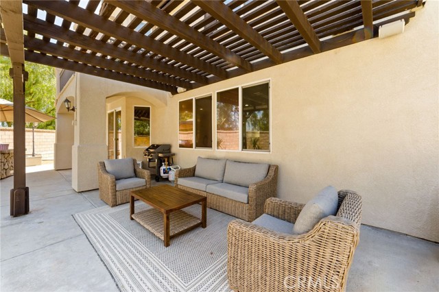 Detail Gallery Image 4 of 44 For 5575 Veronese Dr, Chino Hills,  CA 91709 - 5 Beds | 3 Baths