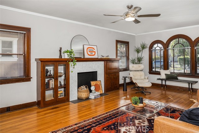 Detail Gallery Image 4 of 41 For 532 Roswell Ave, Long Beach,  CA 90814 - 2 Beds | 1 Baths