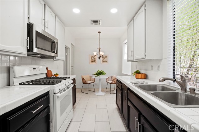 Detail Gallery Image 12 of 40 For 330 Cordova St #155,  Pasadena,  CA 91101 - 2 Beds | 2 Baths