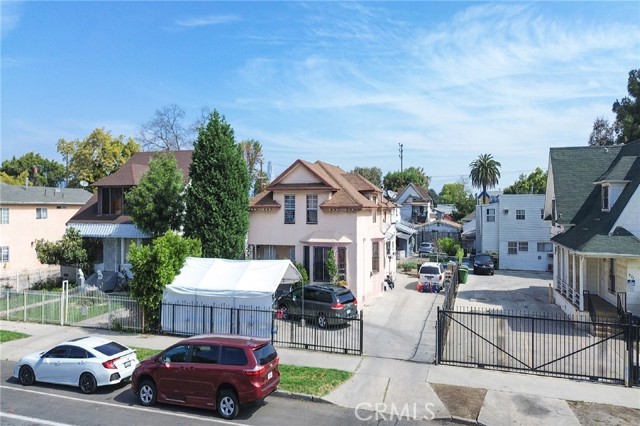 Detail Gallery Image 1 of 11 For 927 E 28th St, Los Angeles,  CA 90011 - – Beds | – Baths
