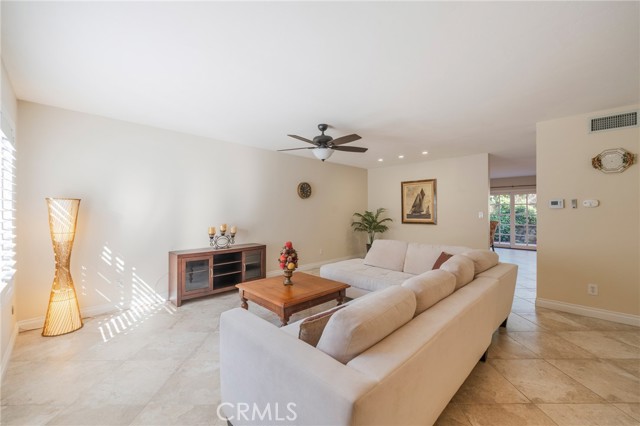 Detail Gallery Image 4 of 27 For 1286 Stonewood Ct, San Pedro,  CA 90732 - 3 Beds | 2/1 Baths