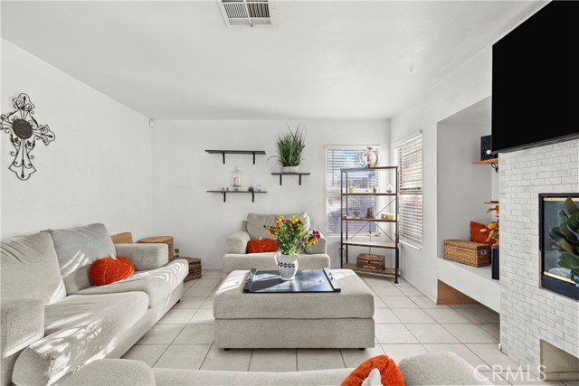 3009 Kaylyn, Lancaster CA: https://media.crmls.org/medias/d6f98b64-48e2-4217-b823-15f6acc8798b.jpg