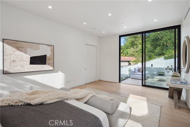 3670 Buena Park Drive, Studio City CA: https://media.crmls.org/medias/d6fb273c-e05a-46b7-aff4-ee95dec3582b.jpg