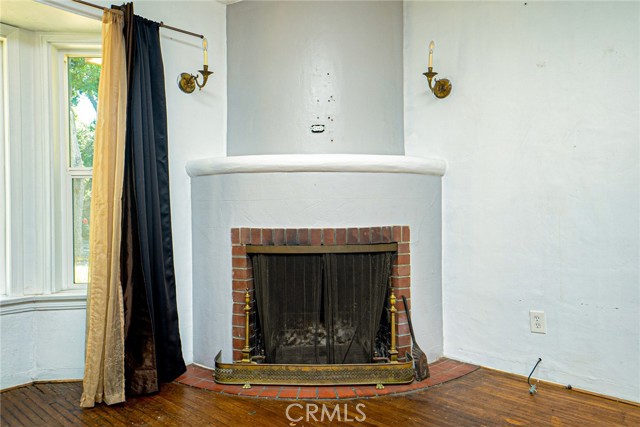 987 W 23rd Street, San Bernardino CA: https://media.crmls.org/medias/d6fb3fa8-77e0-4090-b4c3-2aa2d8a687f6.jpg