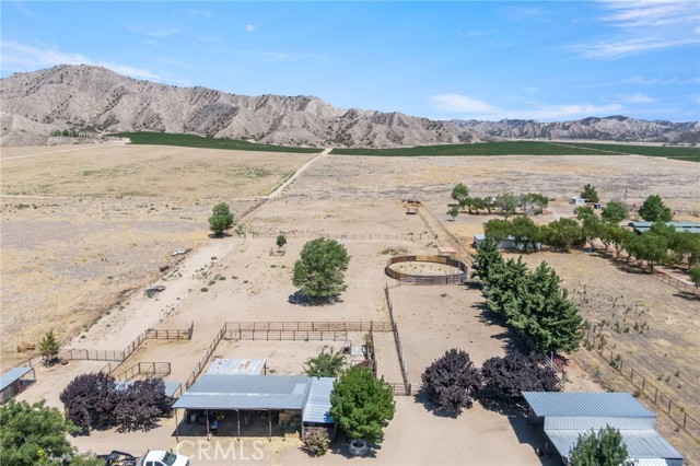 4333 Highway 33, New Cuyama CA: https://media.crmls.org/medias/d6fb4dfa-1688-4adb-97dd-b9768c42b1be.jpg