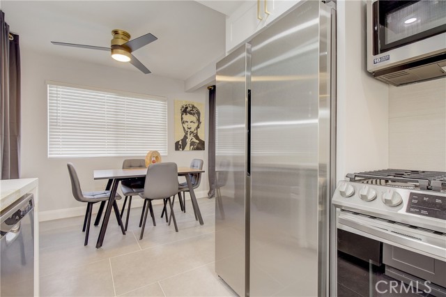 Detail Gallery Image 10 of 46 For 16562 Regina #4,  Huntington Beach,  CA 92649 - 2 Beds | 1 Baths