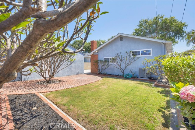 Image 42 of 66 For 6103 Pimenta Avenue