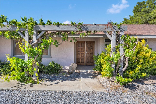 19891 Talihina Road, Apple Valley CA: https://media.crmls.org/medias/d6fc3016-52f2-4db1-ada5-a88204166556.jpg