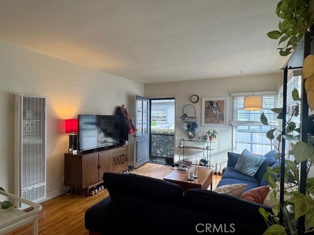 1302 Bonnie Brae Street, Hermosa Beach CA: https://media.crmls.org/medias/d6fc43d2-6274-4474-b95e-5105d5800b9c.jpg